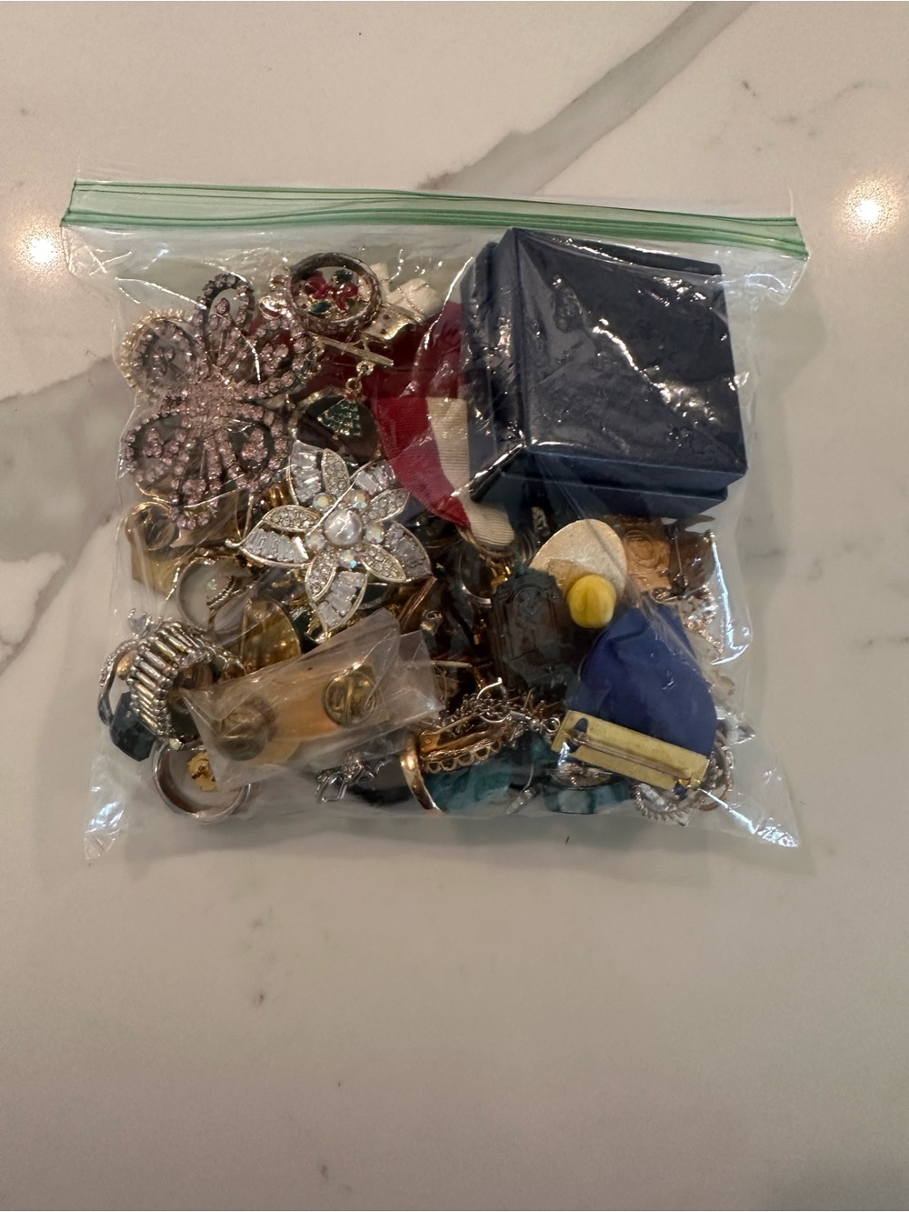 Pins, brooches, rings grab bag